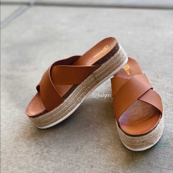 Cognac crisscross espadrille Sandal - Picture 7 of 7